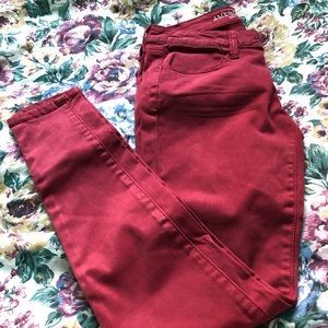 NWOT Red American Eagle Jeans
